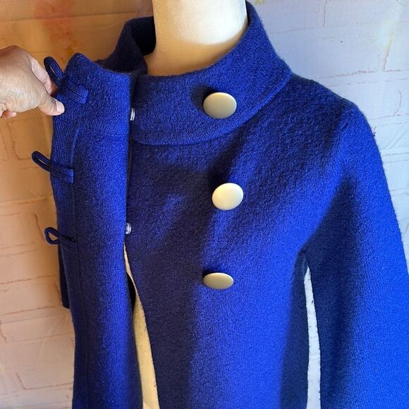 Covington Blue Cape Sweater Elegant Design - Picture 10 of 10